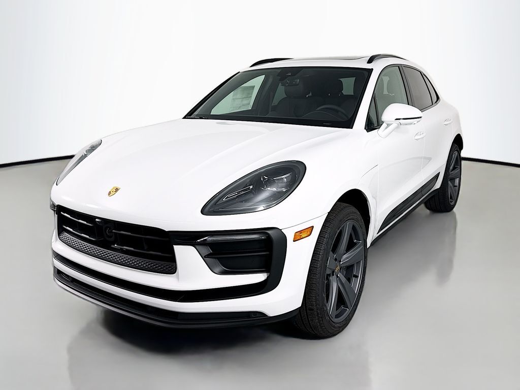 2026 PORSCHE Macan