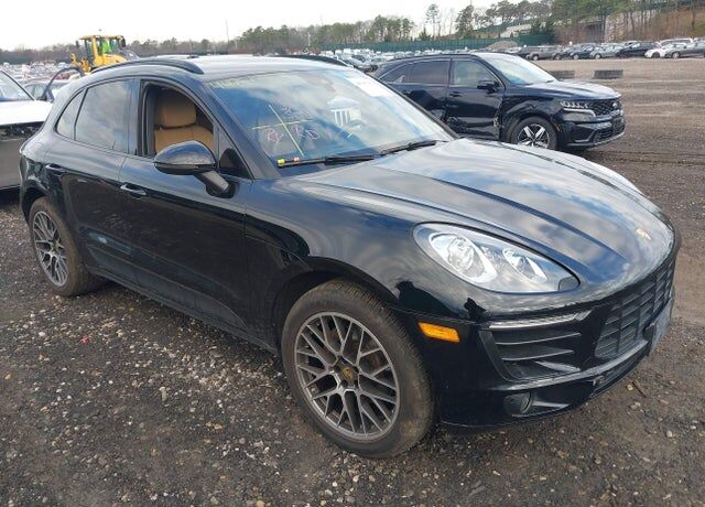 2018 PORSCHE Macan