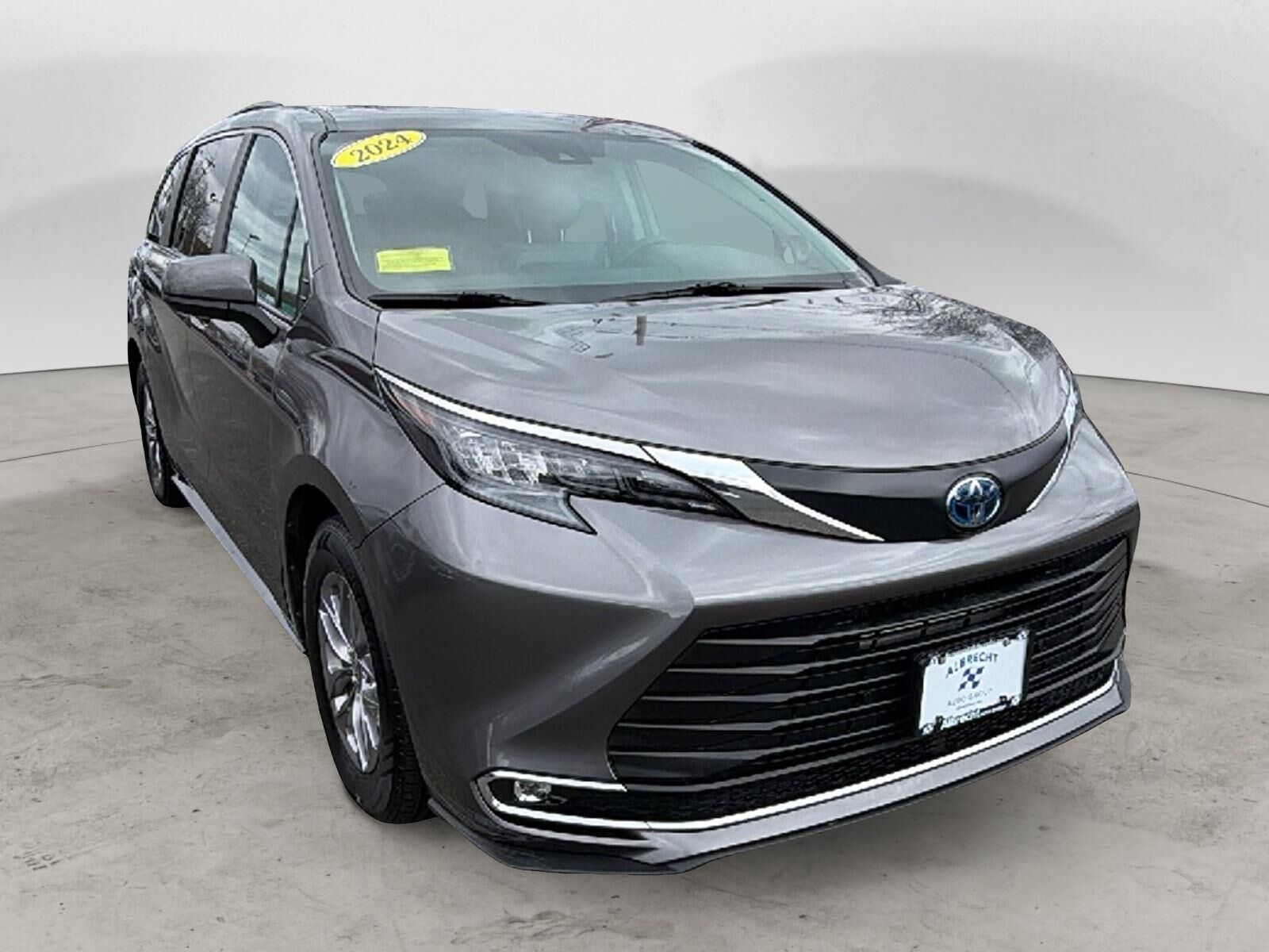 2024 TOYOTA Sienna