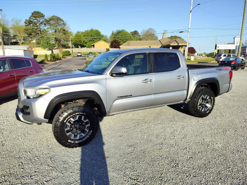 2019 TOYOTA Tacoma