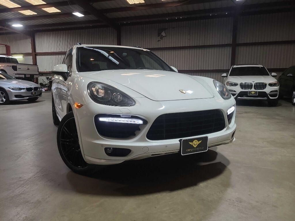 2014 PORSCHE Cayenne