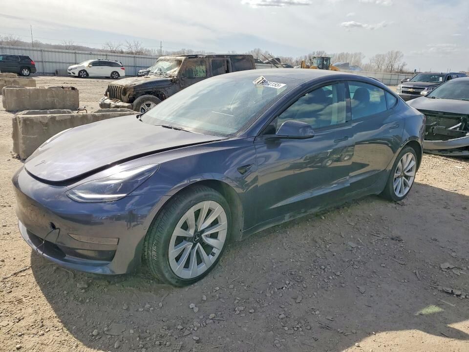 2022 TESLA Model 3