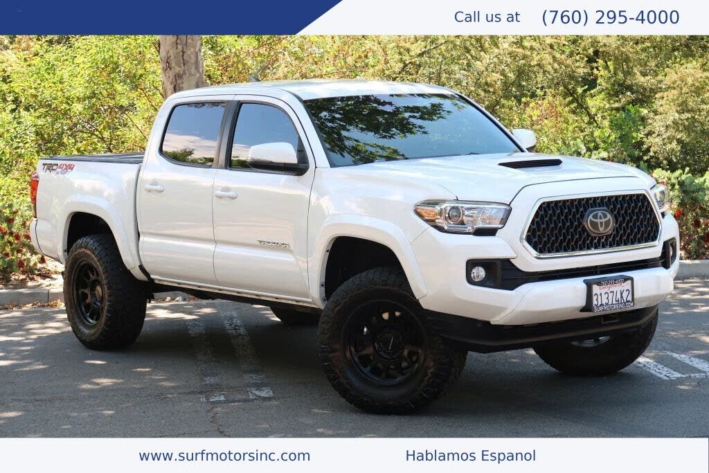 2018 TOYOTA Tacoma