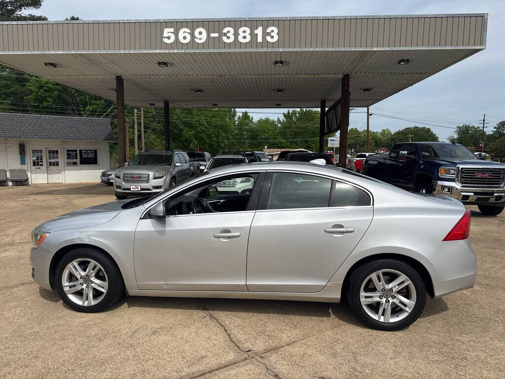2015 VOLVO S60