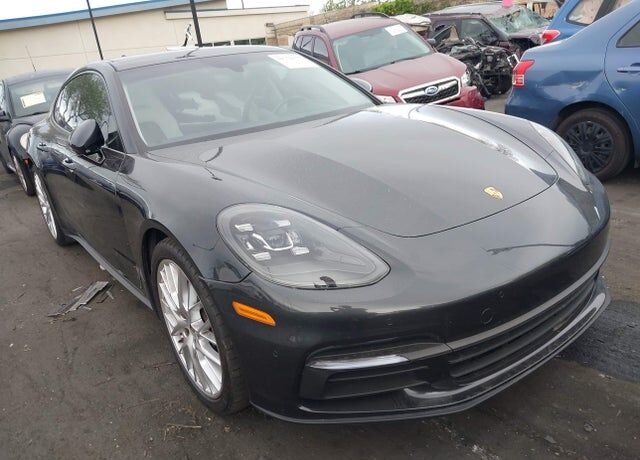 2019 PORSCHE Panamera