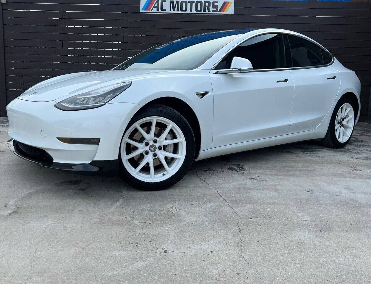 2018 TESLA Model 3