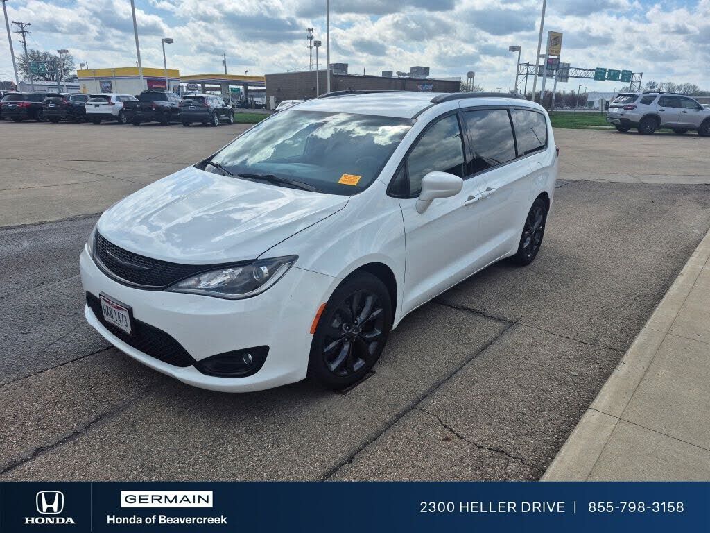 2019 CHRYSLER Pacifica