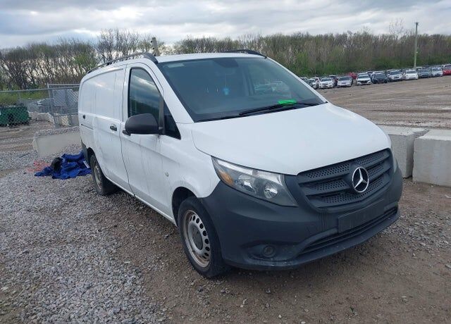 2016 MERCEDES-BENZ METRIS