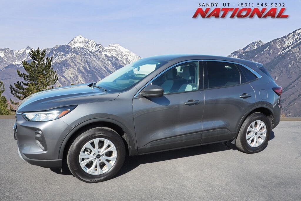 2024 FORD Escape