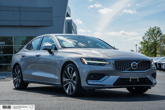 2023 VOLVO S60