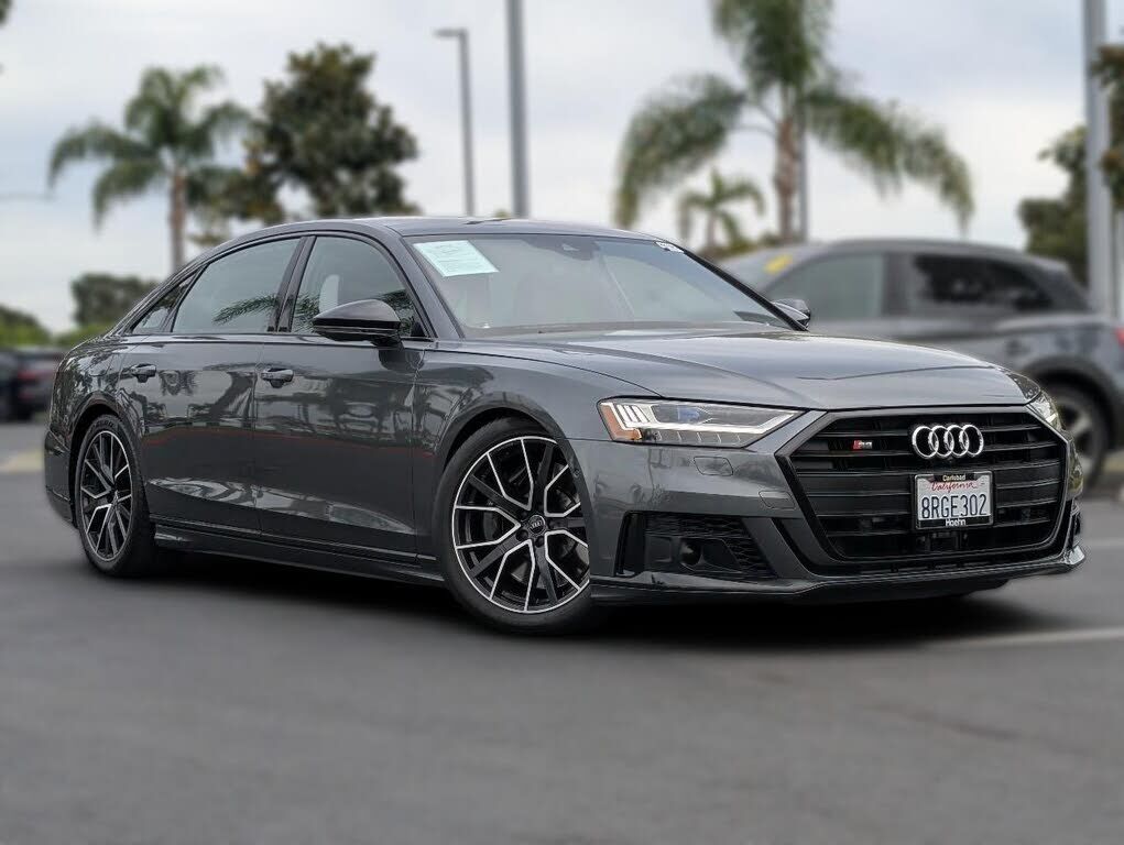 2020 AUDI S8