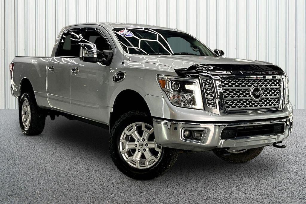 2016 NISSAN Titan