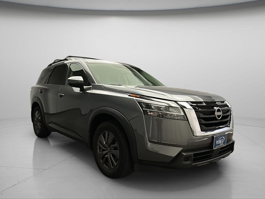 2022 NISSAN Pathfinder