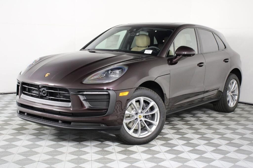 2026 PORSCHE Macan