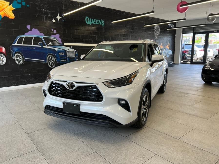 2026 TOYOTA Highlander