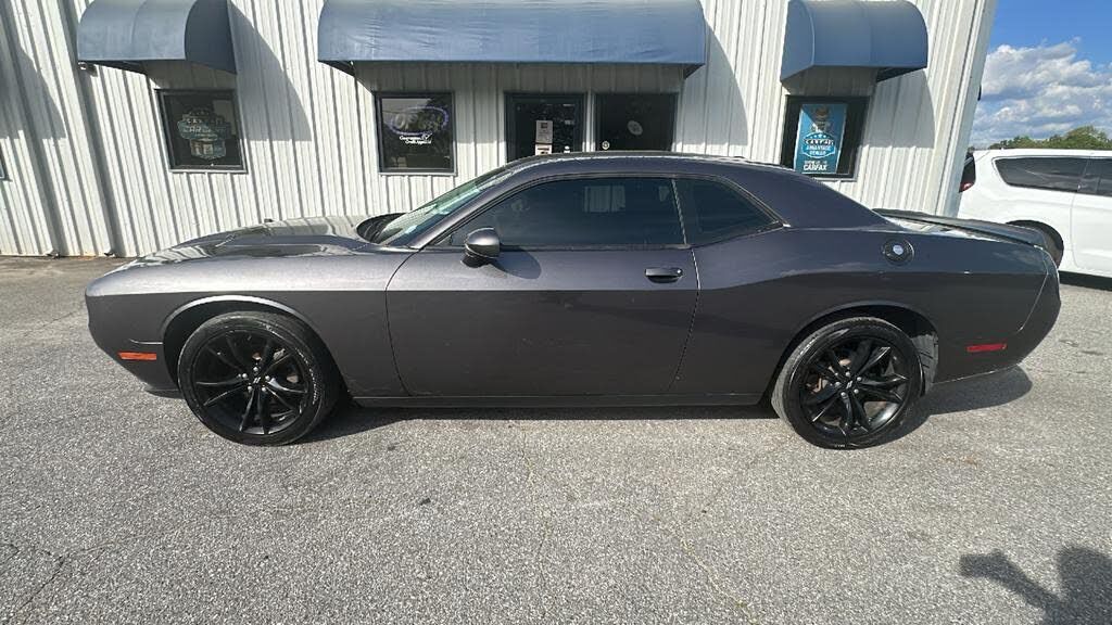 2017 DODGE Challenger