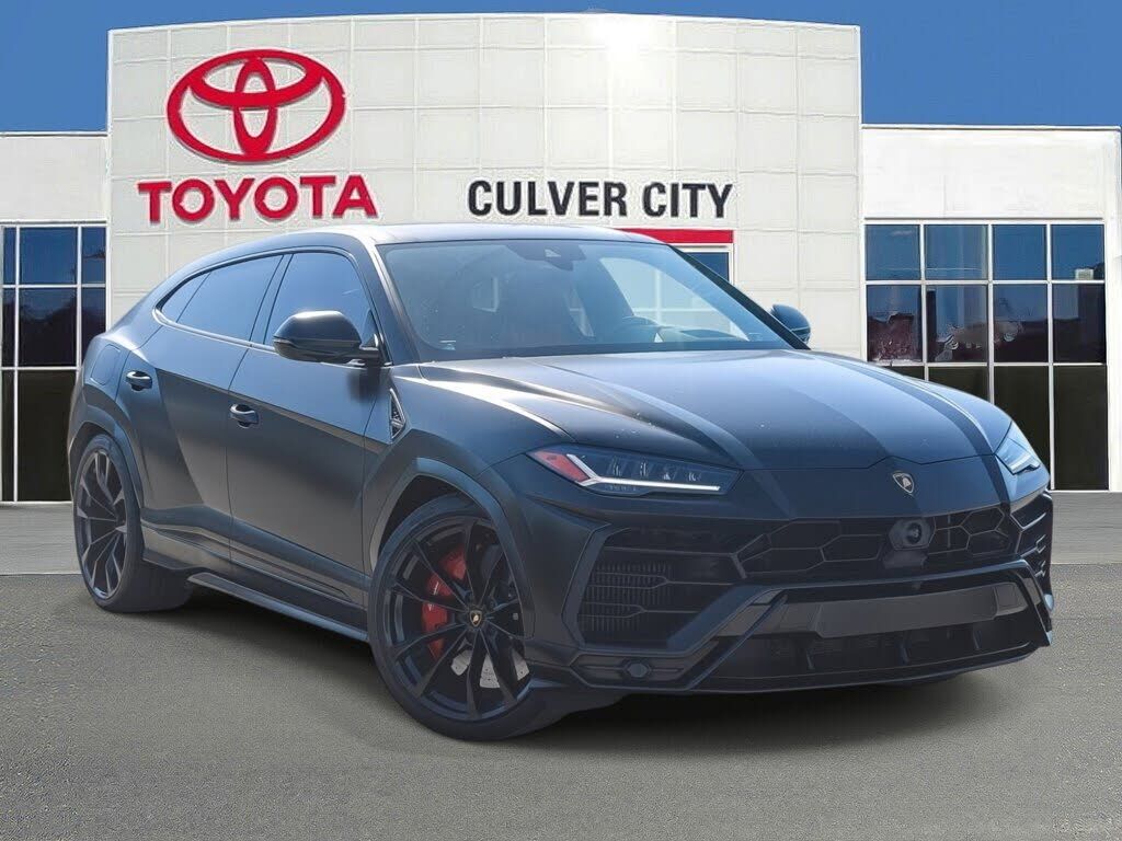 2021 LAMBORGHINI URUS