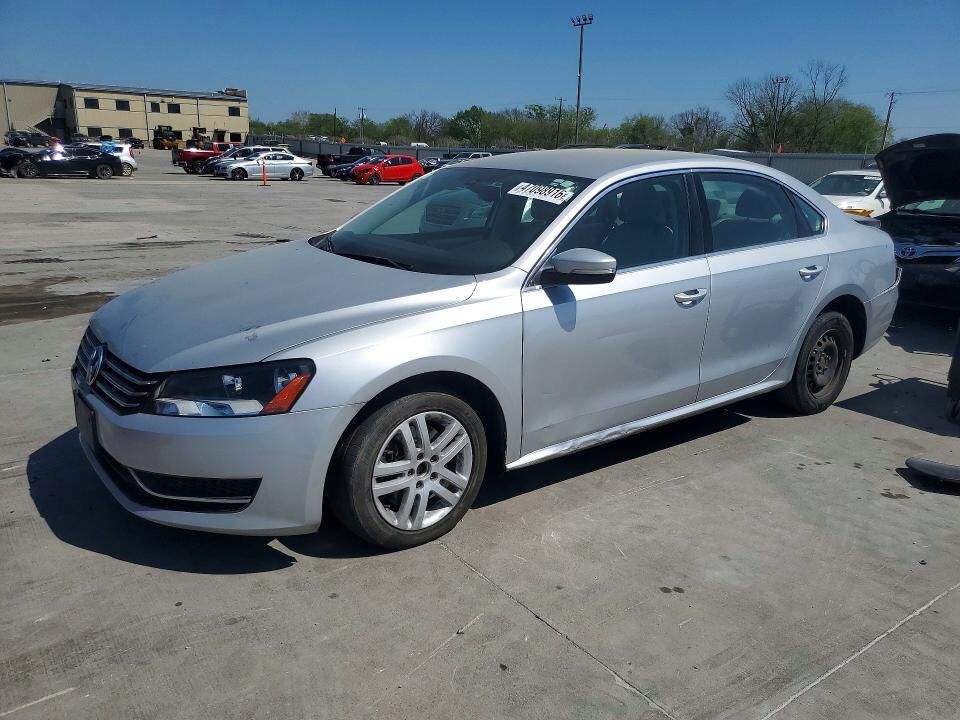 2013 VOLKSWAGEN Passat