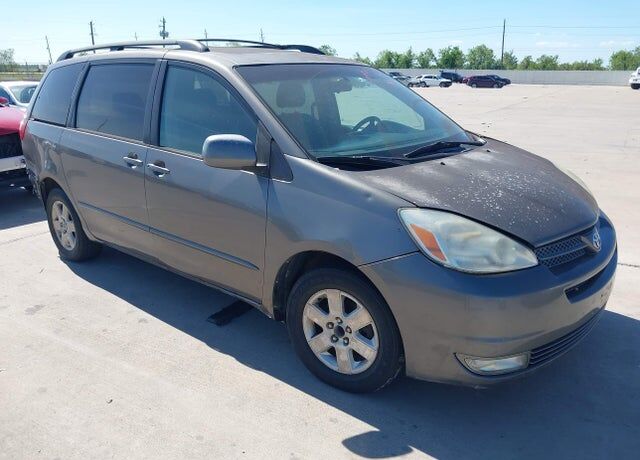 2004 TOYOTA Sienna