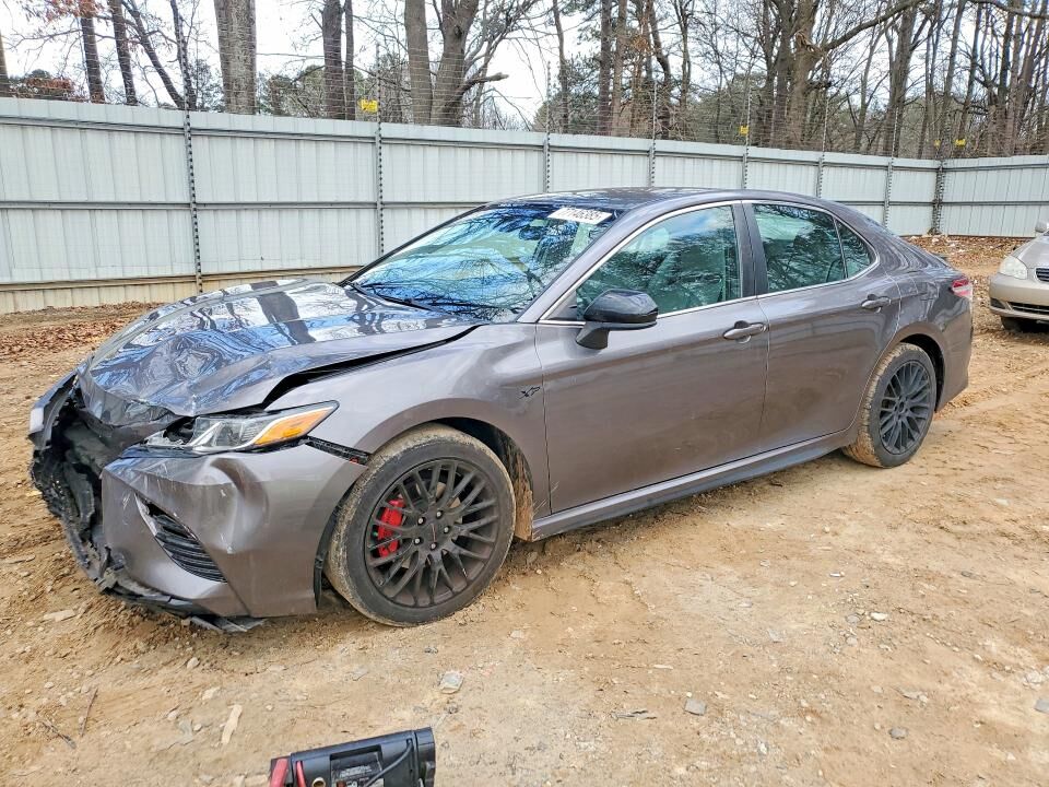 2020 TOYOTA Camry