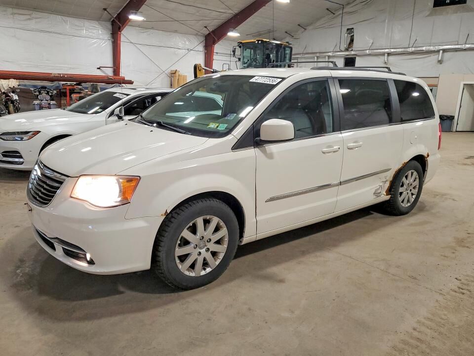 2013 CHRYSLER Town and Country