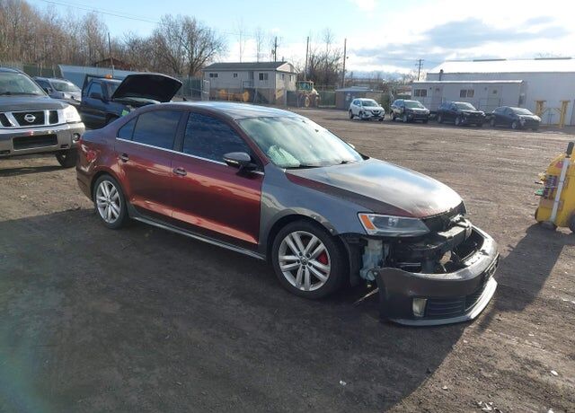 2012 VOLKSWAGEN Jetta