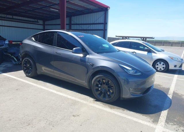 2022 TESLA Model Y