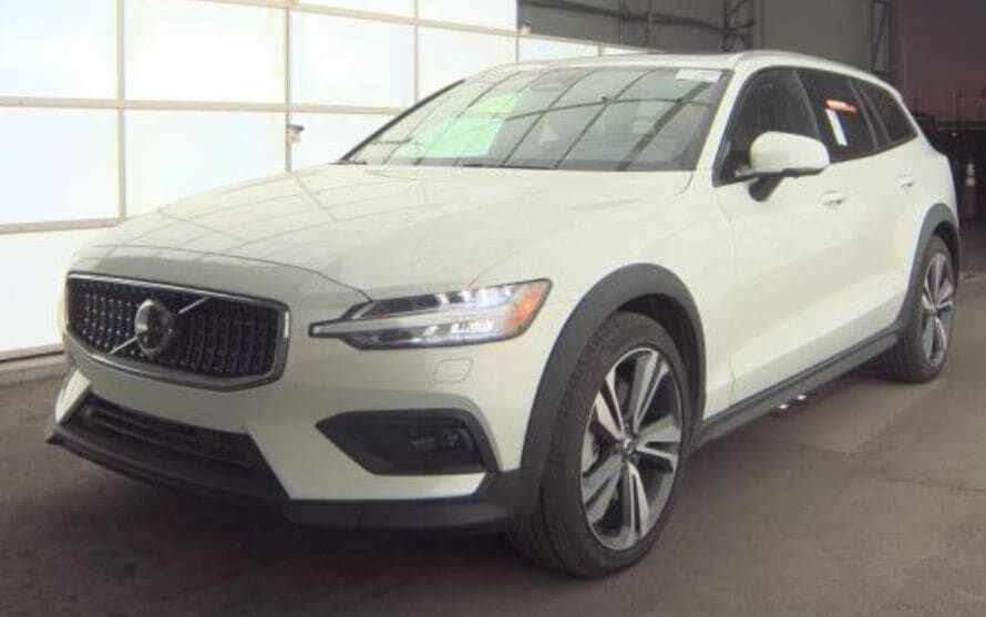 2025 VOLVO V60CC