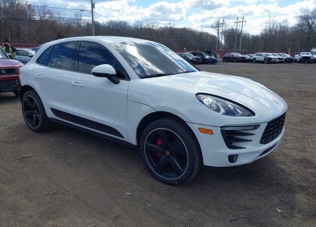 2015 PORSCHE Macan