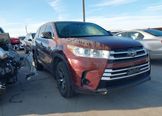 2017 TOYOTA Highlander