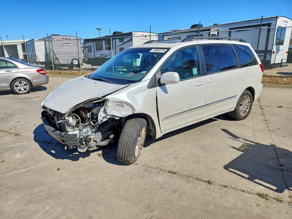 2010 TOYOTA Sienna