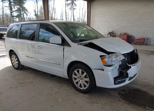 2016 CHRYSLER Town and Country