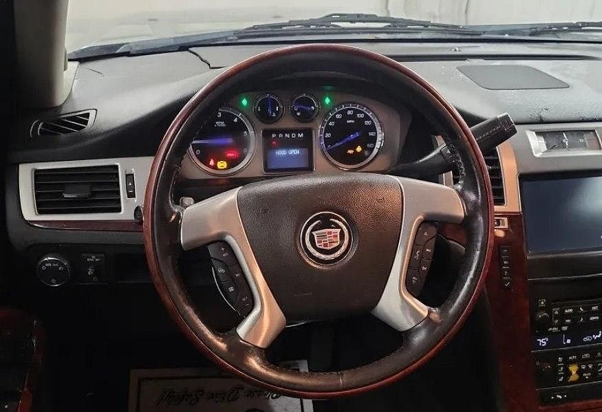 2011 CADILLAC Escalade