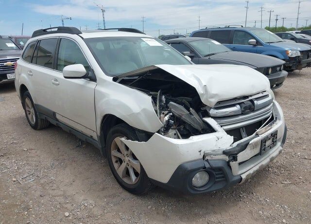 2013 SUBARU Outback