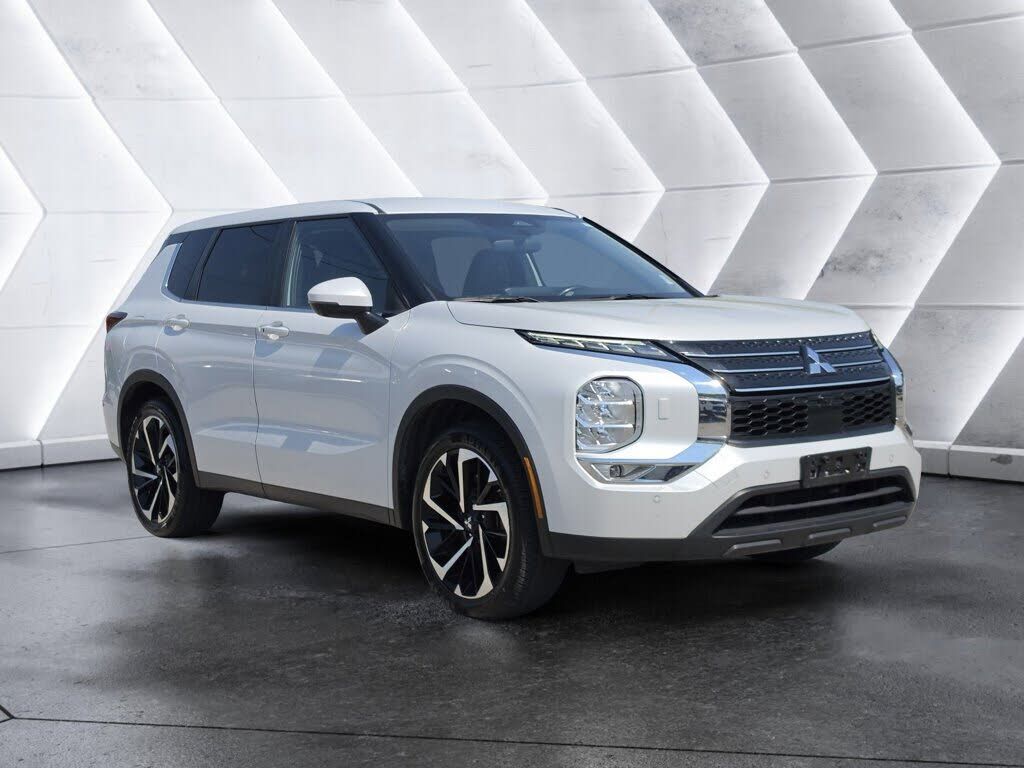 2024 MITSUBISHI Outlander