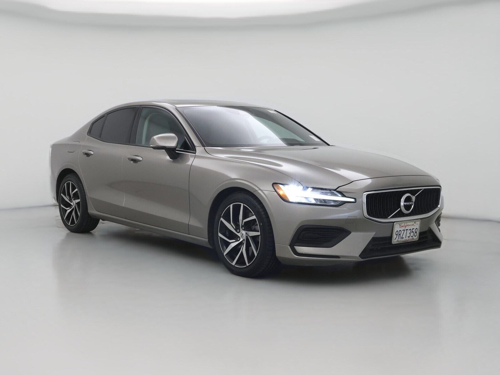 2019 VOLVO S60