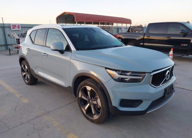 2019 VOLVO XC40