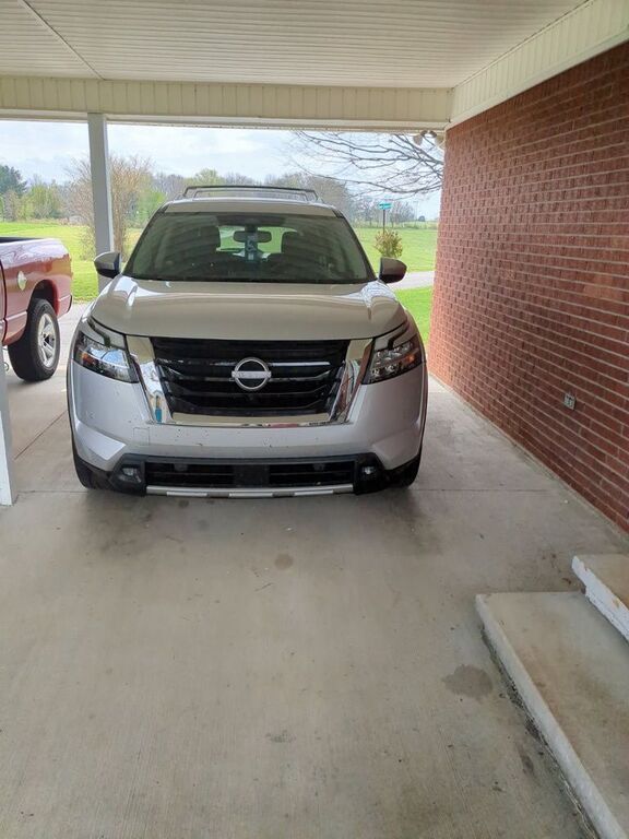 2022 NISSAN Pathfinder