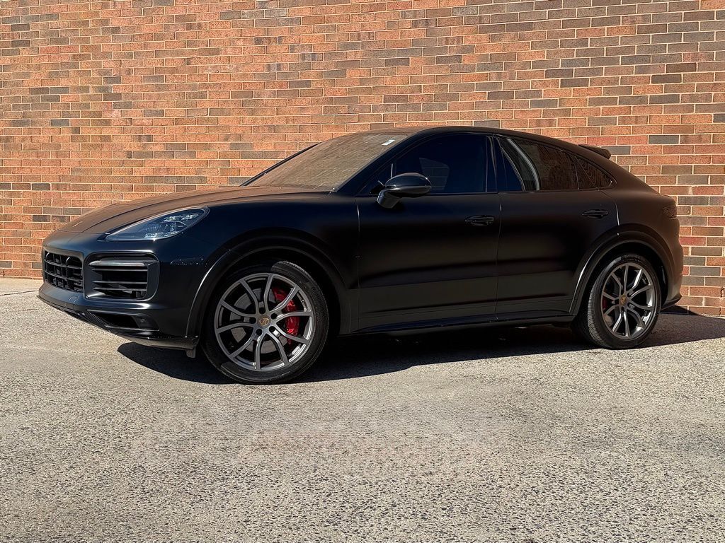 2022 PORSCHE Cayenne