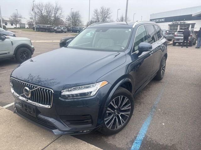 2022 VOLVO XC90