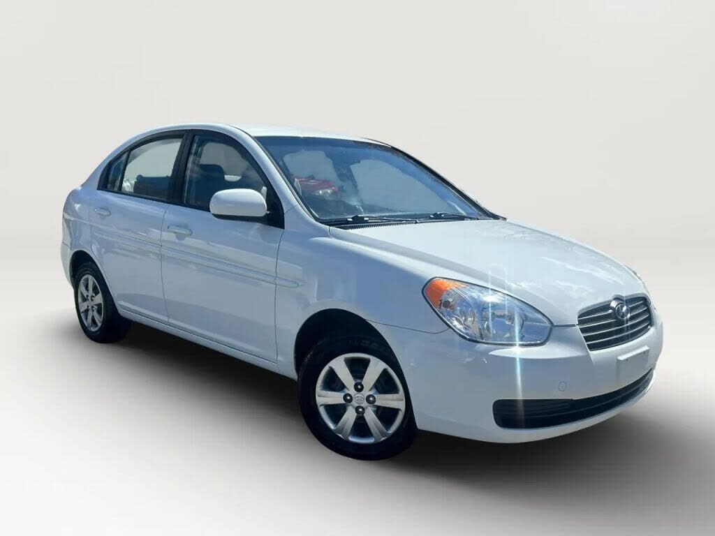 2010 HYUNDAI Accent