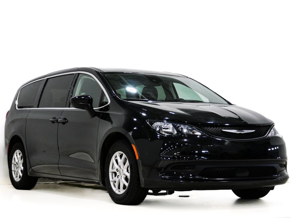 2023 CHRYSLER Voyager