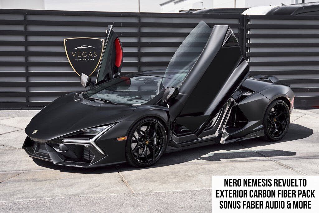 2025 LAMBORGHINI Revuelto