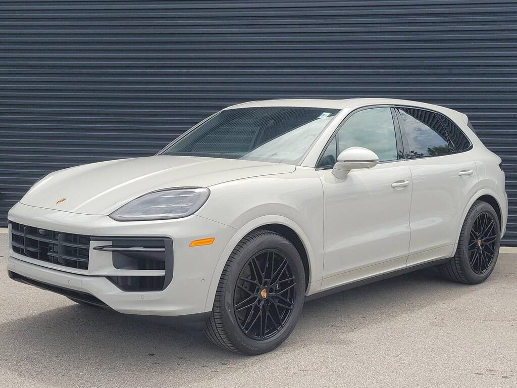 2025 PORSCHE Cayenne