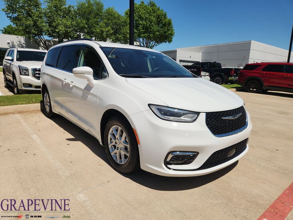 2022 CHRYSLER Pacifica