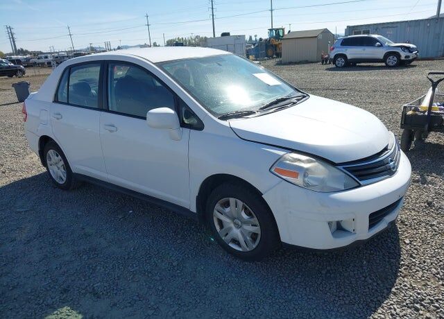 2010 NISSAN Versa