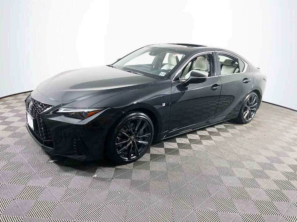 2022 LEXUS IS