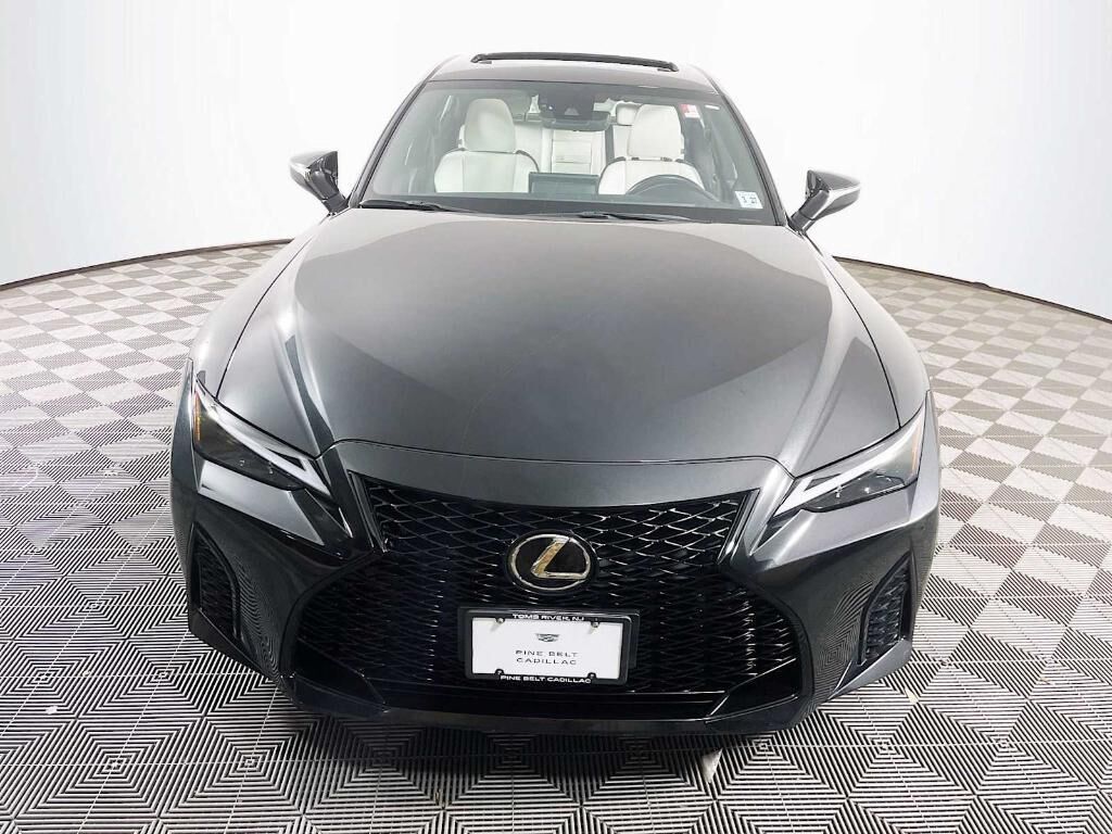 2022 Lexus IS