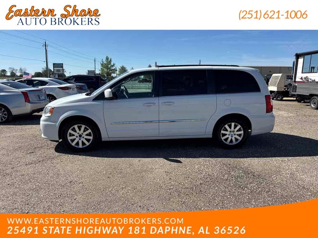 2016 CHRYSLER Town and Country