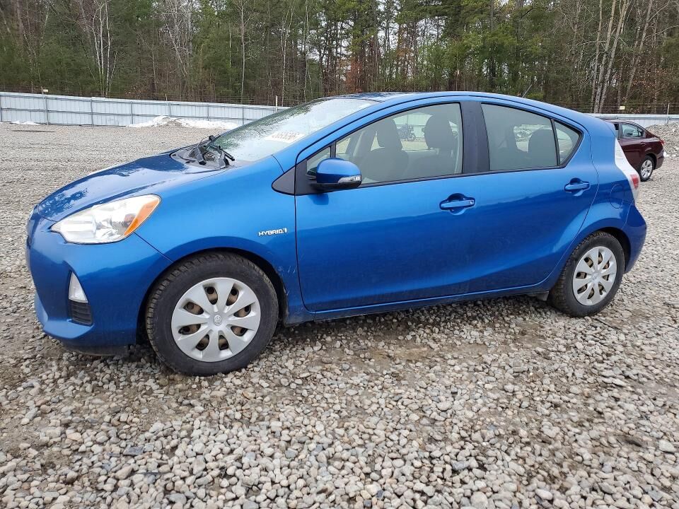 2013 TOYOTA Prius
